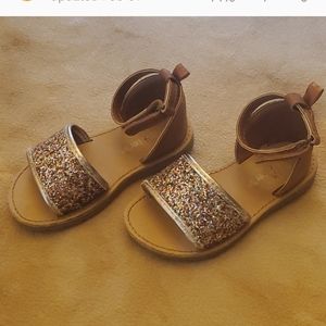 Little girls shoe box